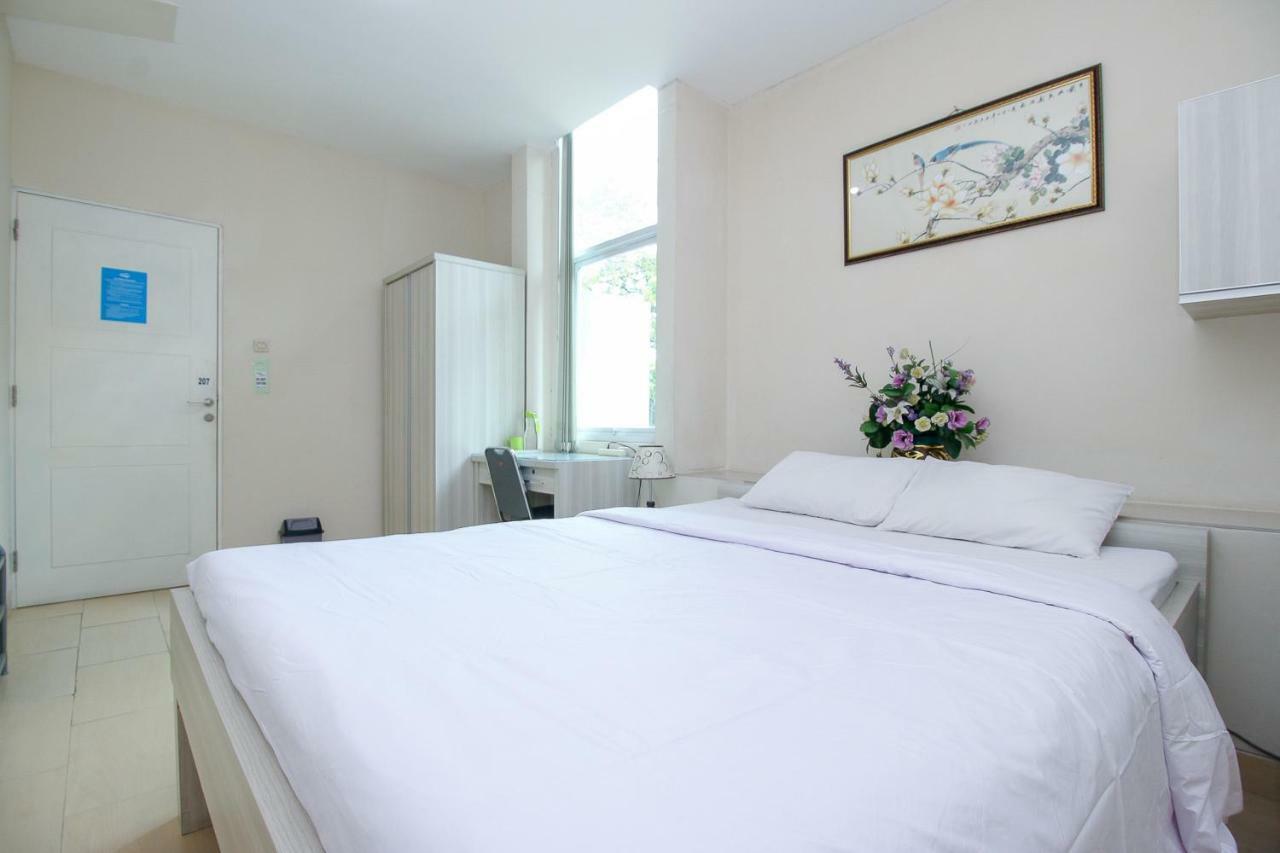 Blossom Resident Blok M Giacarta Esterno foto
